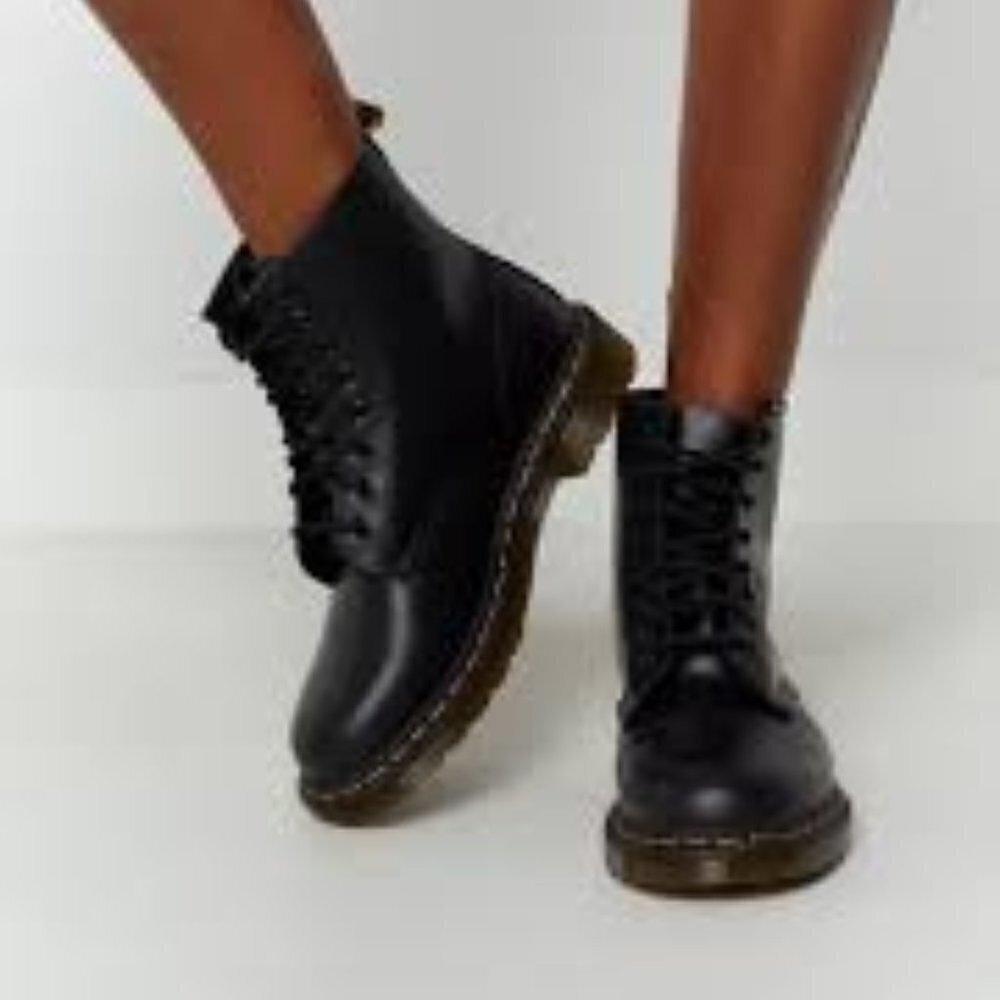 Dr. Martens 1460 Woman Boots Size 8 - Picture 10 of 10